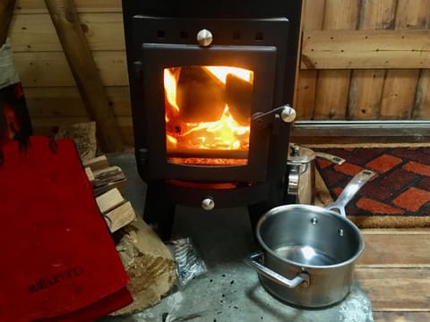 Night, Coffee/tea facilities, internet, stove