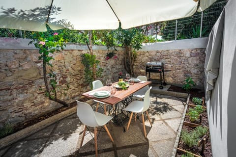 Garden, Dining area, Garden view