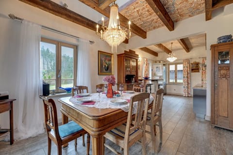 Kitchen or kitchenette, Living room, Seating area, Dining area, wardrobe