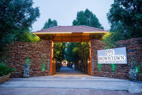 Facade/entrance
