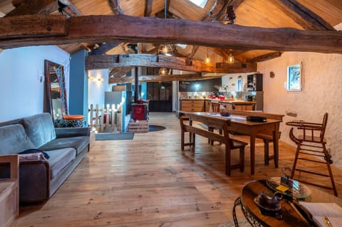 Living room, Dining area, kitchen