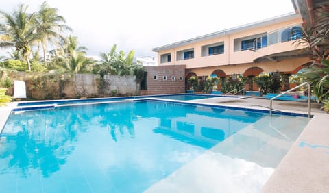 Property building, Pool view