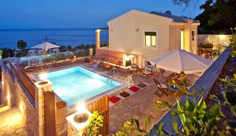 Facade/entrance, Night, Bird's eye view, Floor plan, On site, City view, Garden view, Mountain view, Pool view, Sea view, Sea view, Swimming pool, Quiet street view