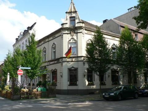 Property building, People, Balcony/Terrace