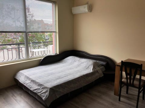 Bed, Photo of the whole room, Bedroom, air conditioner
