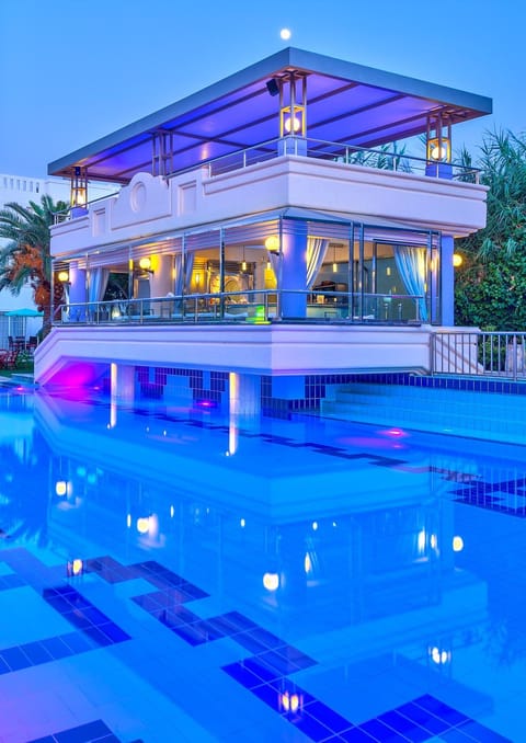 Property building, Swimming pool