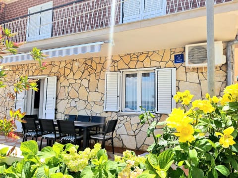 Property building, Garden, View (from property/room), Balcony/Terrace, Garden view