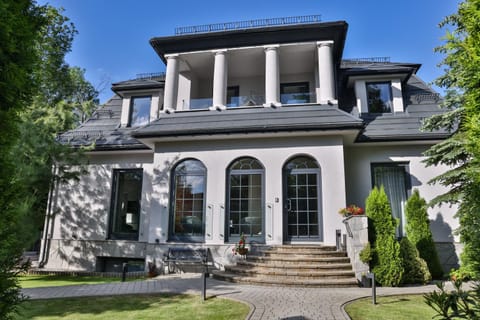 Property building, Facade/entrance, Spring, Other