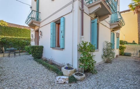 Property building, Spring, Garden, Garden view