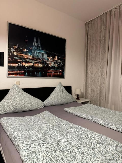 Balthasar Neumann Speiserei & Gästehaus - Zentrum Brühl -E-Ladestation, nähe Phantasialand Bed and Breakfast in Brühl