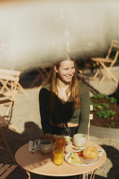 Food, Guests, Breakfast