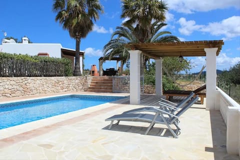 Patio, Swimming pool, sunbed