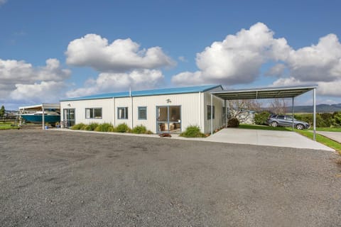 Self Contained Cottage Pukekohe Apartment in Waikato