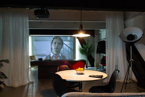 TV and multimedia, Living room, Seating area, Dining area, Evening entertainment