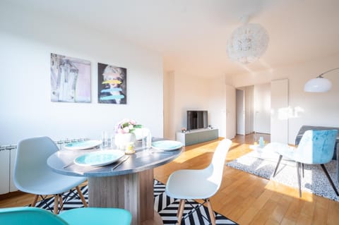 Immotovo - Suite moderne - Paris 8 min - Parking - NETFLIX Apartment in Île-de-France