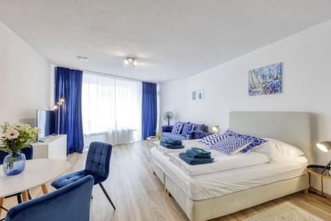 Bed, Living room, Bedroom