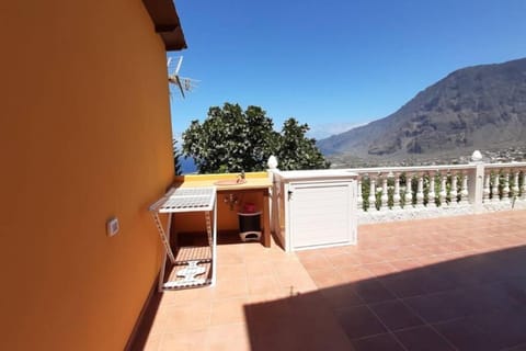 Balcony/Terrace, Mountain view, Sea view, Swimming pool