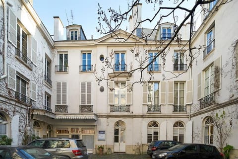 Property building, Facade/entrance