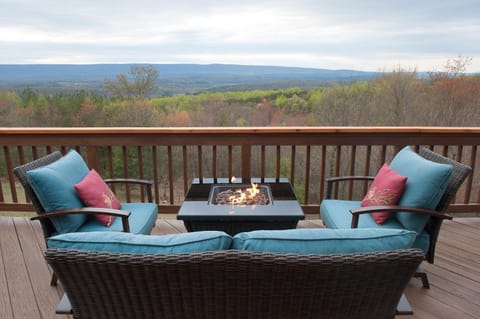 Day, Natural landscape, View (from property/room), Seating area, Mountain view
