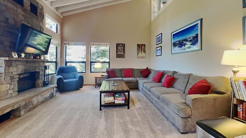 Spacious 4 Bed 3 Bath Condo Great For Families! Apartment in Mammoth Lakes