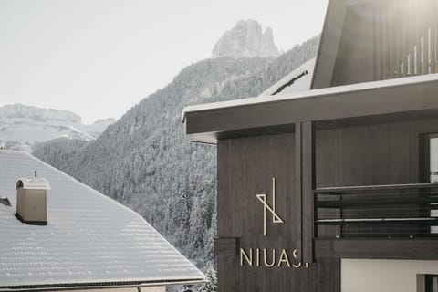 Property building, Natural landscape, Mountain view