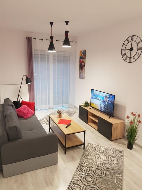 TV and multimedia, Living room, Seating area, Evening entertainment, internet