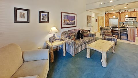 Cozy One Bedroom Condo with Loft! Apartment in Mammoth Lakes