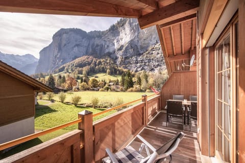 Natural landscape, Balcony/Terrace, Seating area, Mountain view