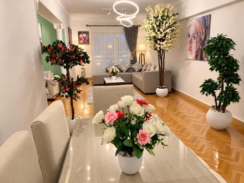 Living room, Decorative detail, Seating area