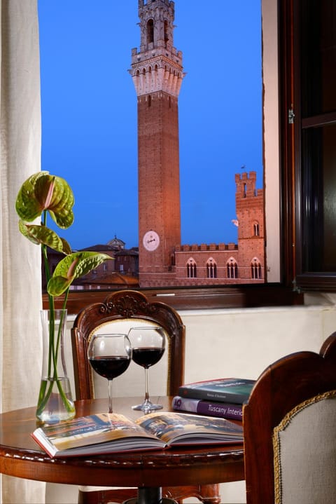 Kitchen or kitchenette, Living room, Dining area, Landmark view