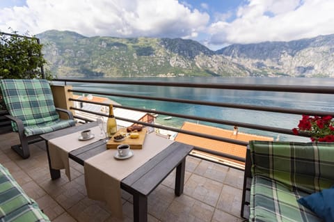 View (from property/room), Balcony/Terrace, Mountain view, Sea view