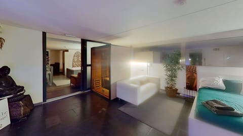 nice and cosy place with jacuzzi and sauna to relax in the centre of antwerp Apartment in Antwerp