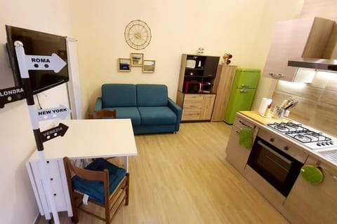 Kitchen or kitchenette, Dining area, pet friendly, stove, toaster
