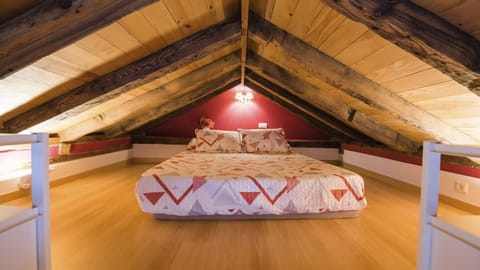 Photo of the whole room, Decorative detail, Bedroom