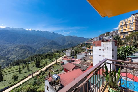 View (from property/room), Balcony/Terrace, Mountain view