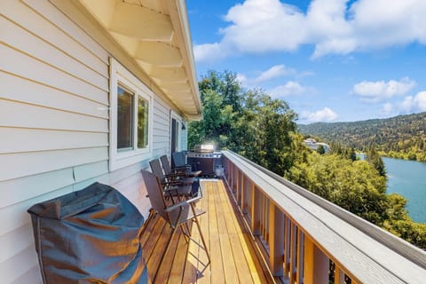 Lake View Magic House in Crestline