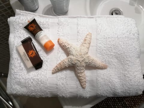 Restaurant/places to eat, Restaurant/places to eat, Bathroom, towels