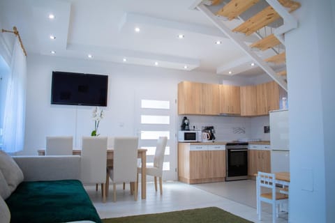 Kitchen or kitchenette, Living room, Dining area