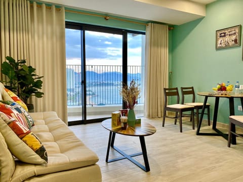 Balcony/Terrace, Area and facilities