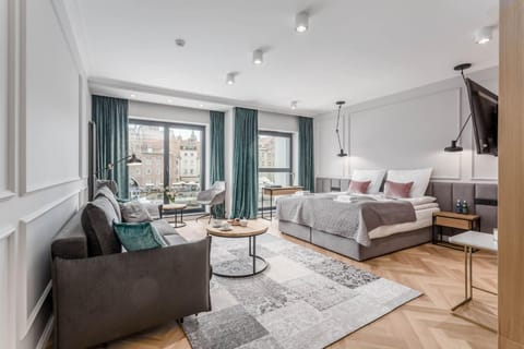 Bed, Living room, Photo of the whole room, Seating area, Bedroom