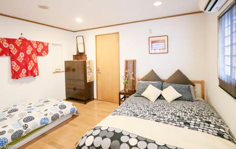 Bed, Photo of the whole room, Bedroom, wardrobe, air conditioner