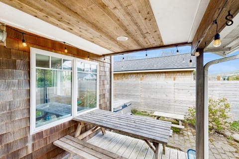 Clamalope House in Rockaway Beach