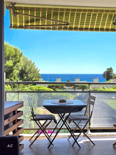 Patio, Day, Natural landscape, View (from property/room), Balcony/Terrace, Dining area, Sea view