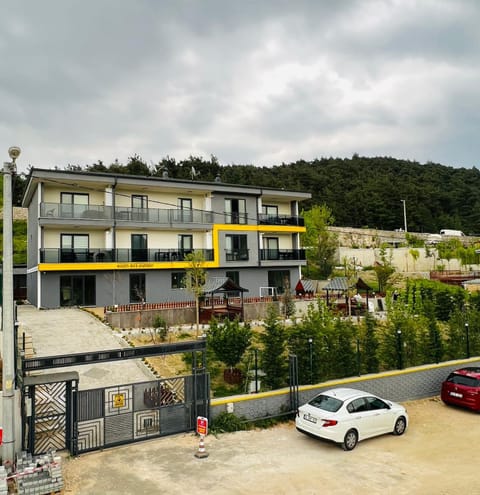 Property building, Street view, Parking