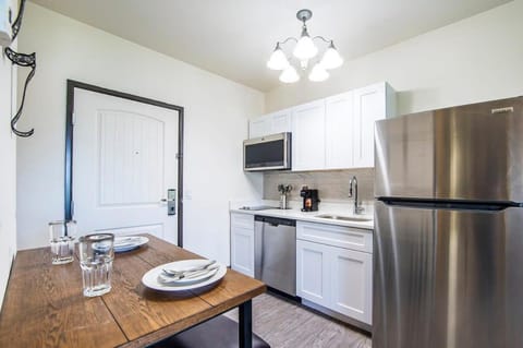 Vistas 316- Renovated Sierra Vista in style sleeps 5 Apartment in Sierra Vista