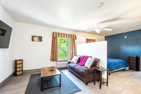 Vistas 216- Renovated central Sierra Vista long term discounts Apartment in Sierra Vista