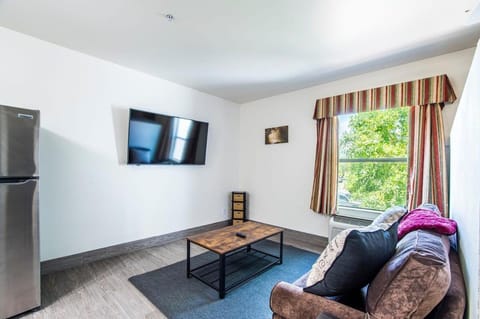 Vistas 216- Renovated central Sierra Vista long term discounts Apartment in Sierra Vista