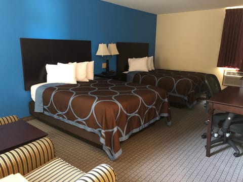 Amerivu Inn & Suites Hotel in Eau Claire