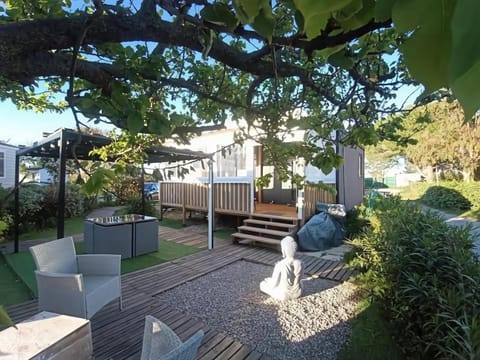 Patio, Garden