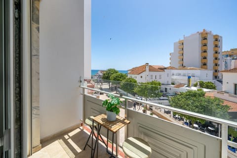 View (from property/room), Balcony/Terrace, City view